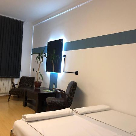 4 Friends Hostel Erévan Extérieur photo