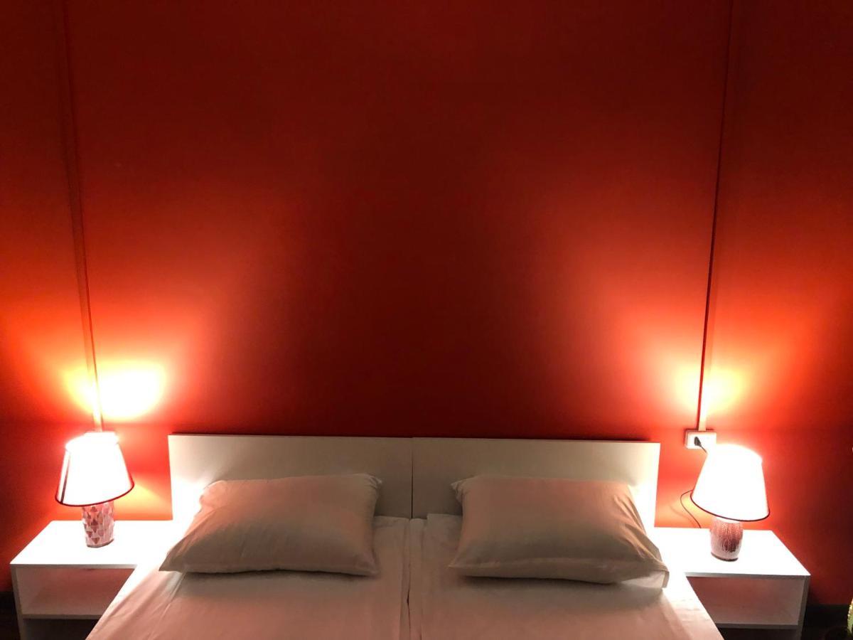 4 Friends Hostel Erévan Extérieur photo