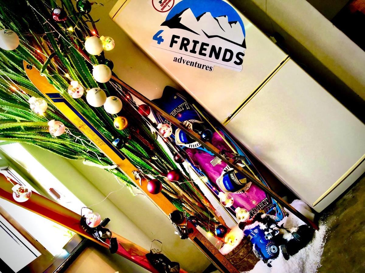 4 Friends Hostel Erévan Extérieur photo